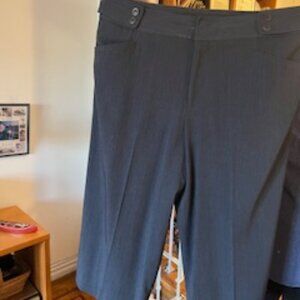 Dressy Nine West Dark Grey Crops 36% Rayon, Size 14
